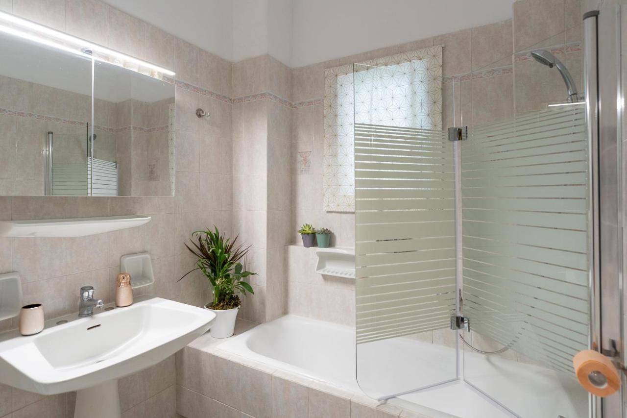Magnificent Relax Athens Voula Apartment Bagian luar foto